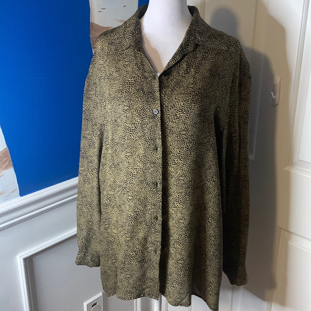 🤎Long sleeve animal print button up